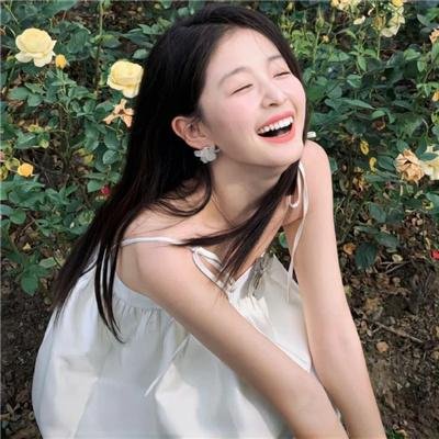 红衣小女孩